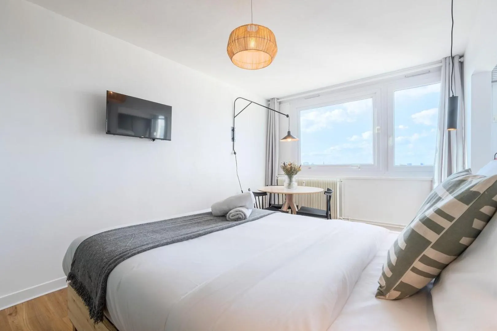 Lille Hellemmes - Nice Studio With Parking !
